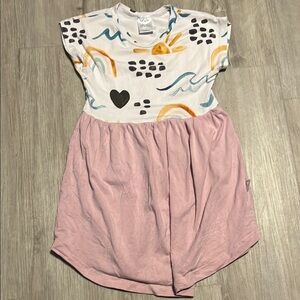 Vi & Jax White Graphic Tee with Black and Blue Accents